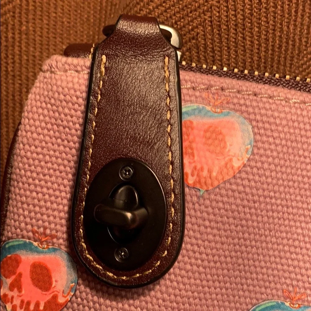 NWT Coach Snow White Disney canvas pouch w/zipper